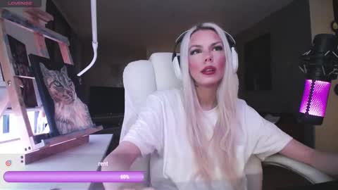 stage Kylie Sinner  brand CLITBAIT online show from March 2, 7:26 am