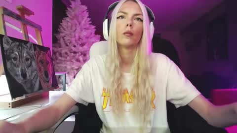 stage Kylie Sinner  brand CLITBAIT online show from November 8, 11:10 pm