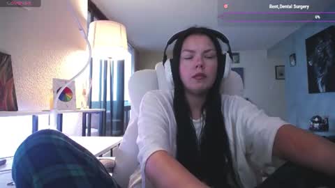 stage Kylie Sinner  brand CLITBAIT online show from July 31, 11:28 pm