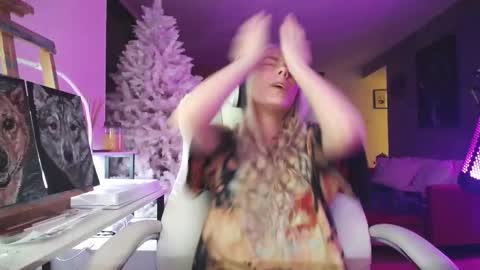 stage Kylie Sinner  brand CLITBAIT online show from November 26, 12:11 am