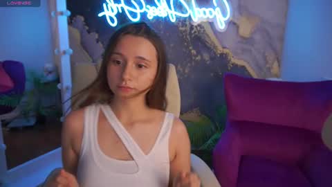 tinynataliee online show from July 7, 8:11 pm