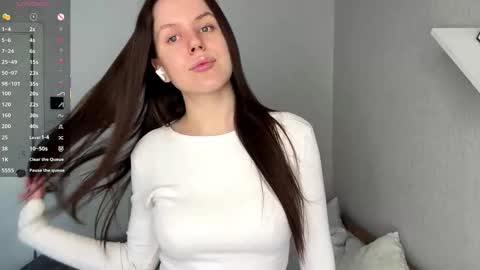 Adeline Di or just cute girl 3 online show from March 11, 7:45 am