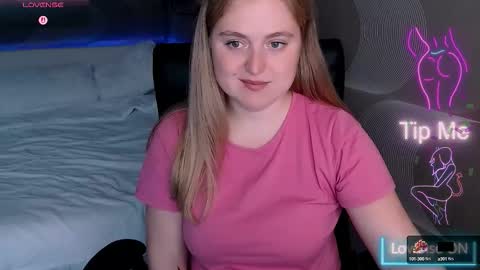 Snapshot of tori_blond chatting on September 27, 6:31 am tori_blond online show from September 27, 6:31 am