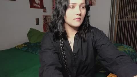 Tori online show from April 8, 2:19 pm