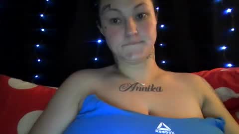 toxicanikki online show from January 15, 7:47 am