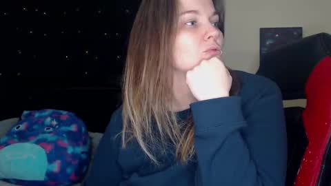 Snapshot of toxiclilly chatting on December 19, 8:34 am Lilly Miss Mistress Goddess Maam Queen Boss online show from December 19, 8:34 am