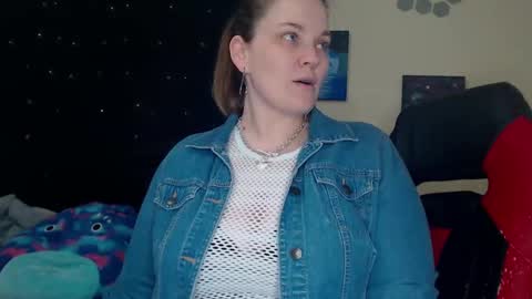 Snapshot of toxiclilly chatting on March 6, 7:32 pm Lilly Miss Mistress Goddess Maam Queen Boss online show from March 6, 7:32 pm