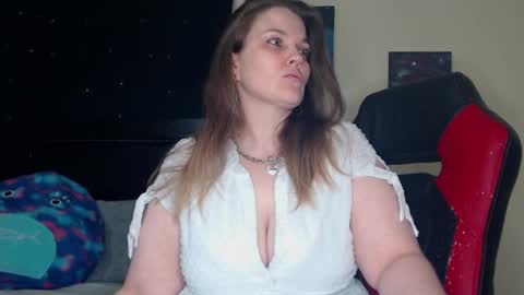 Snapshot of toxiclilly chatting on January 18, 8:20 am Lilly Miss Mistress Goddess Maam Queen Boss online show from January 18, 8:20 am
