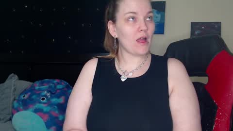 Snapshot of toxiclilly chatting on February 26, 8:06 am Lilly Miss Mistress Goddess Maam Queen Boss online show from February 26, 8:06 am