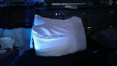 ToxicTemptress420 online show from March 18, 4:50 am