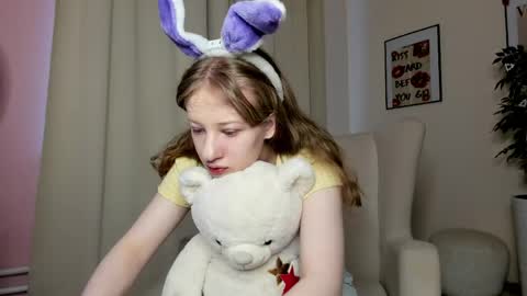 tracy_aww online show from May 1, 3:54 am