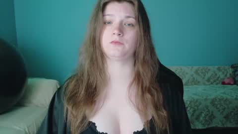 TreeJeanne online show from June 23, 7:45 pm