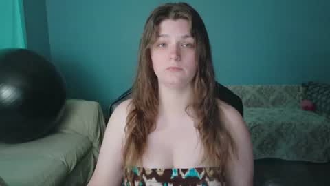 TreeJeanne online show from June 18, 10:14 pm