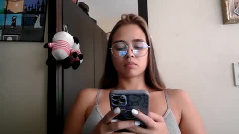 triana_bell online show from June 13, 7:00 pm