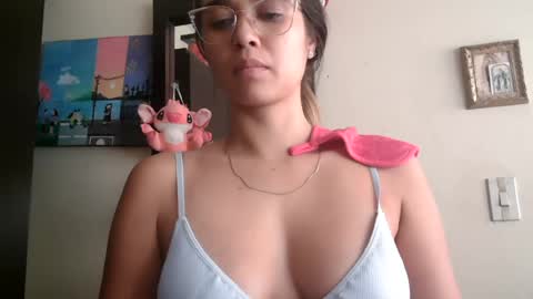 triana_bell online show from July 16, 7:07 pm