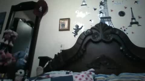 triana_bell online show from October 21, 1:42 am