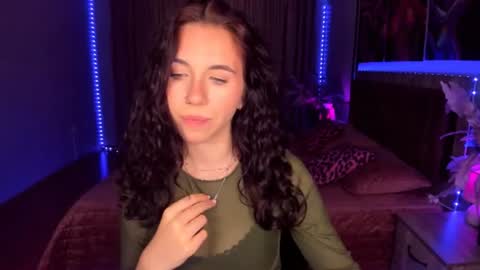 TriciaDaisy online show from July 22, 10:49 am