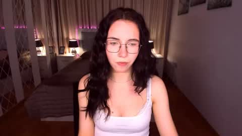 TriciaDaisy online show from July 3, 3:51 pm