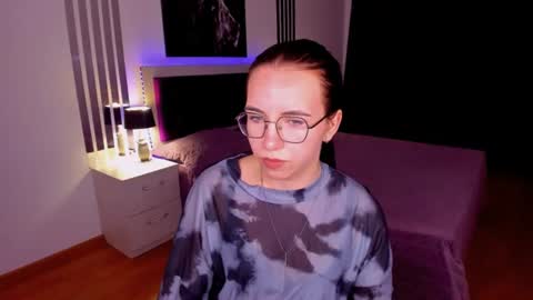 TriciaDaisy online show from June 23, 3:10 pm