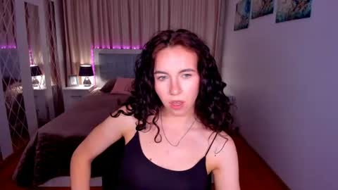 TriciaDaisy online show from July 24, 3:43 pm