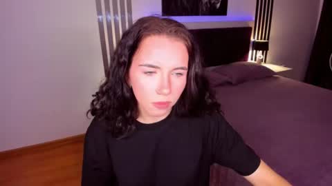 TriciaDaisy online show from July 23, 9:39 am