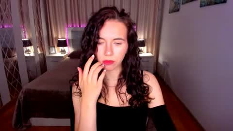 TriciaDaisy online show from July 31, 2:51 pm