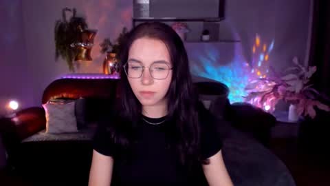 TriciaDaisy online show from June 29, 9:49 am