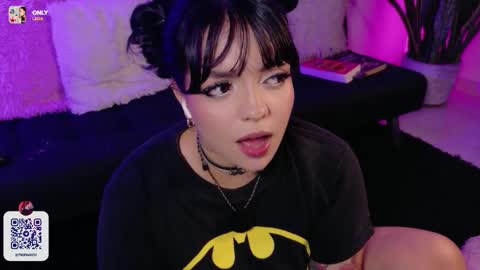 Val martinez  online show from March 5, 1:23 am