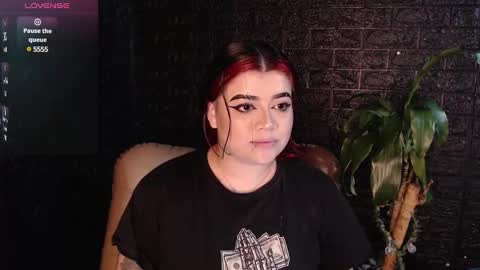 trixxiee_ online show from December 14, 2:44 am