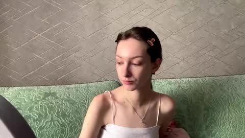 Hello Viola here   Help me to make 50 thumbs up 333 online show from March 7, 12:45 pm