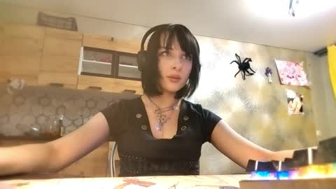 Poly online show from January 8, 2:32 pm