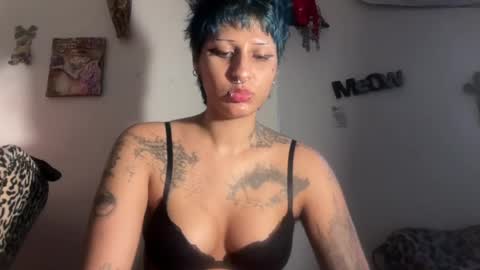 turntpixie online show from August 6, 10:55 am