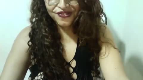 Snapshot of tuzusy chatting on January 28, 2:43 am tuzusy online show from January 28, 2:43 am