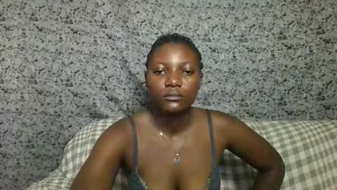 Snapshot of twerker_lyly chatting on October 19, 6:15 am twerker_lyly online show from October 19, 6:15 am