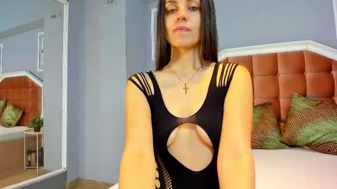 Snapshot of twistedhoney_ chatting on October 13, 6:38 am Maria online show from October 13, 6:38 am