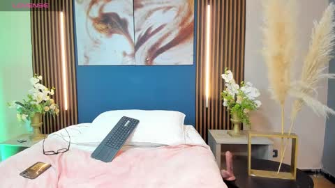 Catalina online show from November 6, 8:48 pm