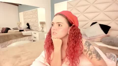 Twiggy online show from December 2, 12:12 am