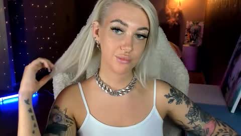 Miley online show from March 11, 1:25 pm