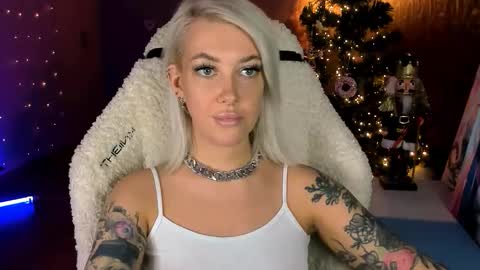 Miley online show from January 12, 11:59 am