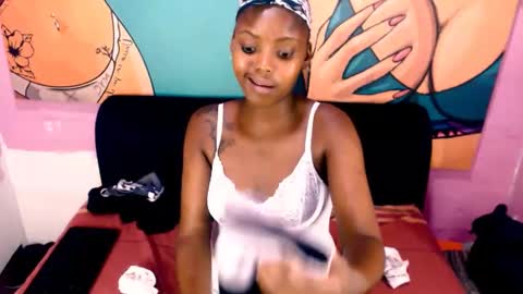 Snapshot of tyrabangz chatting on January 23, 6:35 pm Tyra online show from January 23, 6:35 pm