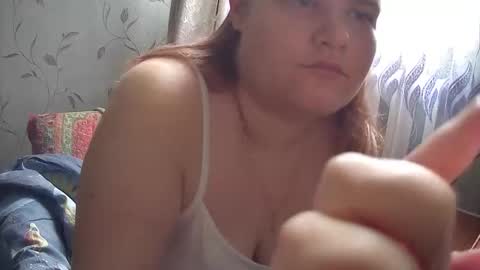 Snapshot of tyuoooy3 chatting on October 17, 9:12 am Tyuoooy3s online show from October 17, 9:12 am