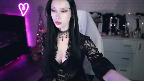 Izzy    online show from February 17, 5:34 pm