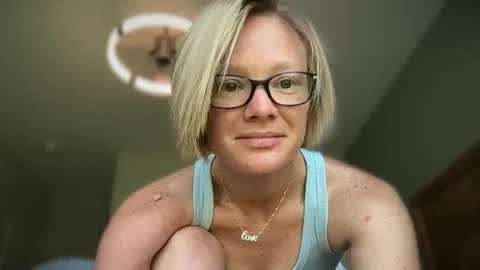 undercover80085 online show from June 7, 6:15 pm