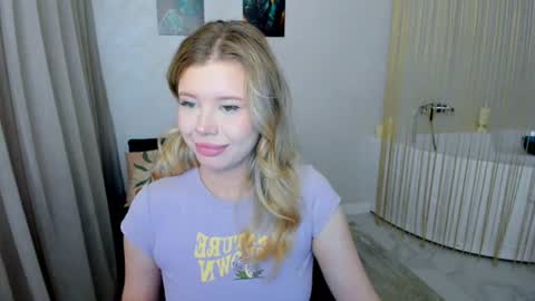 Alice online show from June 18, 8:03 pm