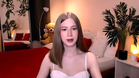 unreal_lady online show from June 6, 9:54 pm