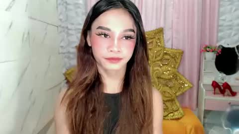 Kira Nicole online show from December 23, 8:07 am