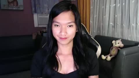 NEWRA  ALLISON online show from December 16, 9:20 pm