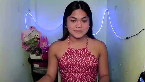 Snapshot of urhottie_bella chatting on October 2, 3:39 pm Bella DONT FORGET TO THUMBS UP AND FOLLOW online show from October 2, 3:39 pm