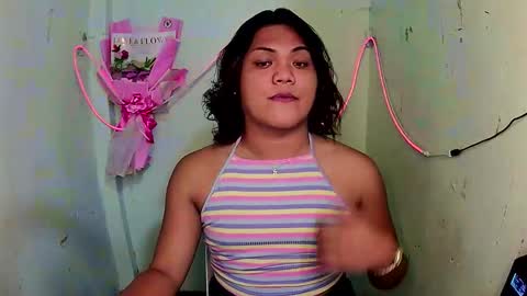 Snapshot of urhottie_bella chatting on October 13, 10:18 am Bella DONT FORGET TO THUMBS UP AND FOLLOW online show from October 13, 10:18 am