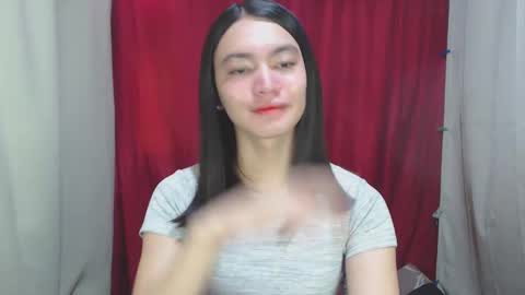 Snapshot of urhottiest_katey chatting on December 17, 6:45 am Katey online show from December 17, 6:45 am